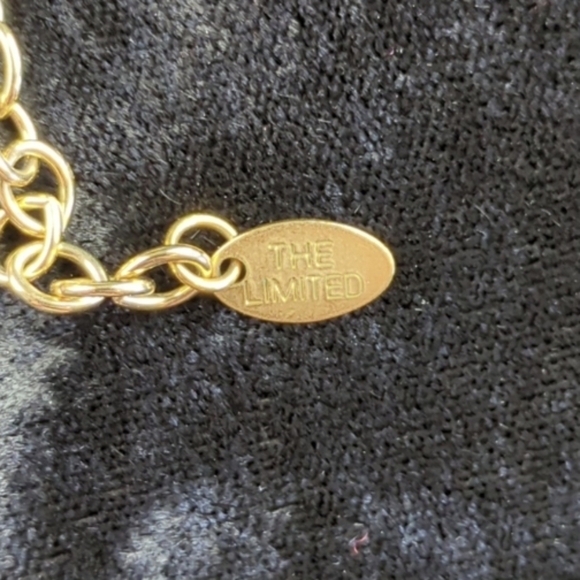 The Limited Necklace - Picture 7 of 7